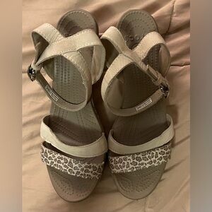 CROCS Leigh II Beige Wedge heels Sandals with Leopard Print Strap